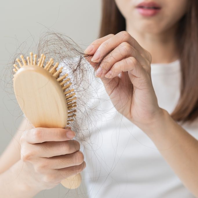 Wie entsteht kreisrunder Haarausfall - und welche Therapie hilft nach der Diagnose?