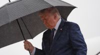 Donald Trump von Trauer gezeichnet: Der unerwartete Tod von Eishockey-Star Claude Lemieux hat den US-Präsidenten ungewohnt emotional werden lassen.