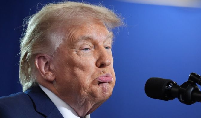 Skandal im Weißen Haus - Trump-Arzt soll Daten gefälscht haben Donald Trump
