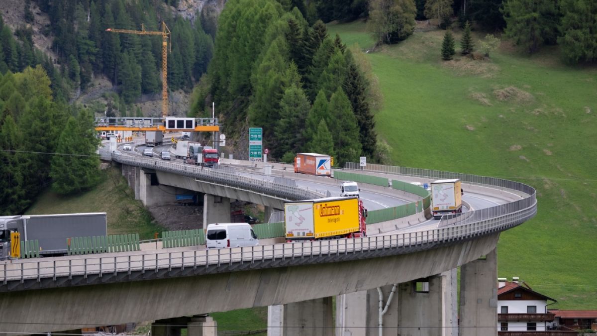 Am Samstag wird die wichtigste Route in den S&uuml;den gesperrt - Anwohner demonstrieren gegen die hohe Verkehrsbelastung. (Foto)