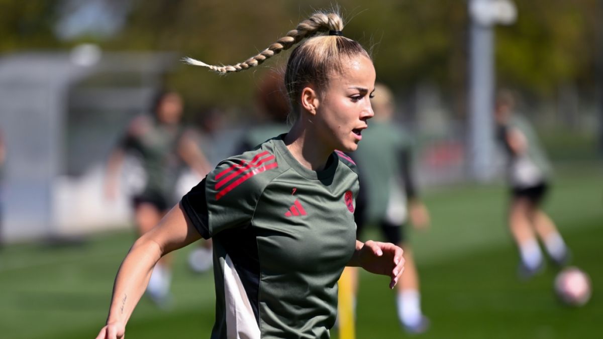 Nach einer fiesen Schulterverletzung im L&auml;nderspiel gegen &Ouml;sterreich musste die Kapit&auml;nin sich zun&auml;chst erholen. (Foto)