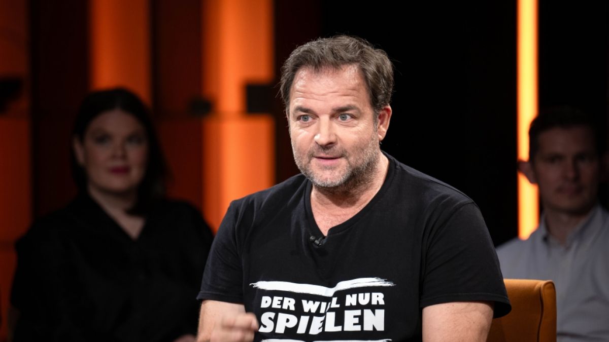 Martin R&uuml;tter trauert um seinen verstorbenen Hundetrainer-Kollegen Sven. (Foto)