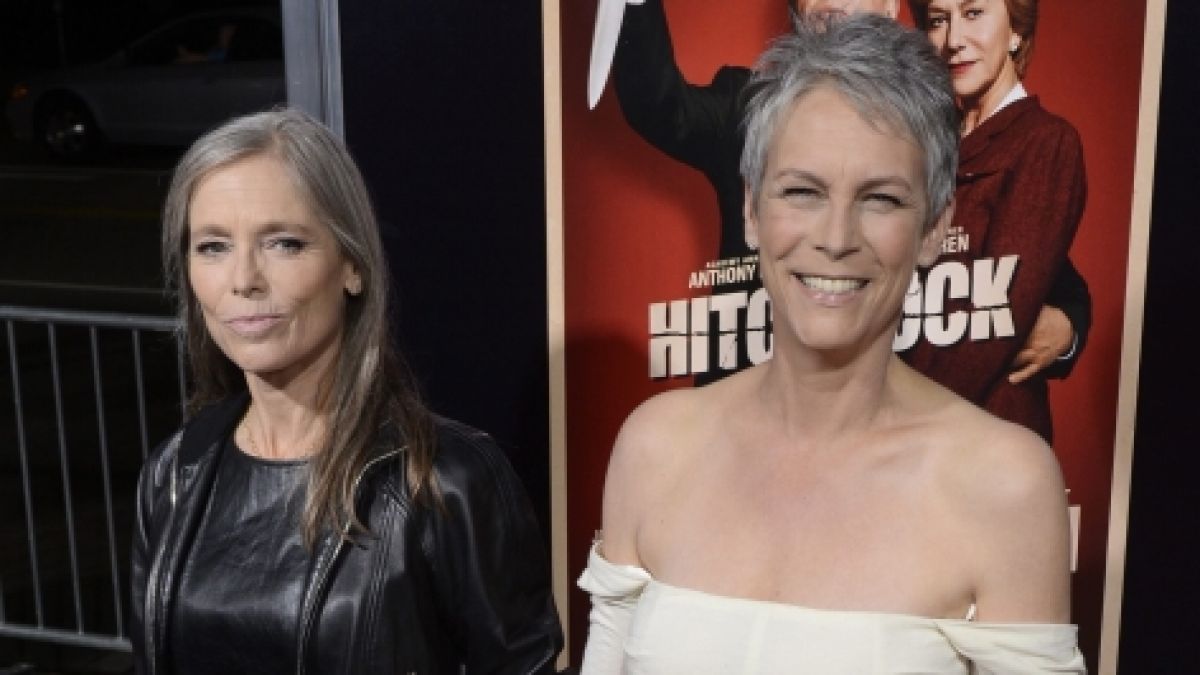 Jamie Lee Curtis (r.) im November 2012 mit ihrer Schwester Kelly (l.) bei der "Hitchcock"-Filmpremiere. (Foto)
