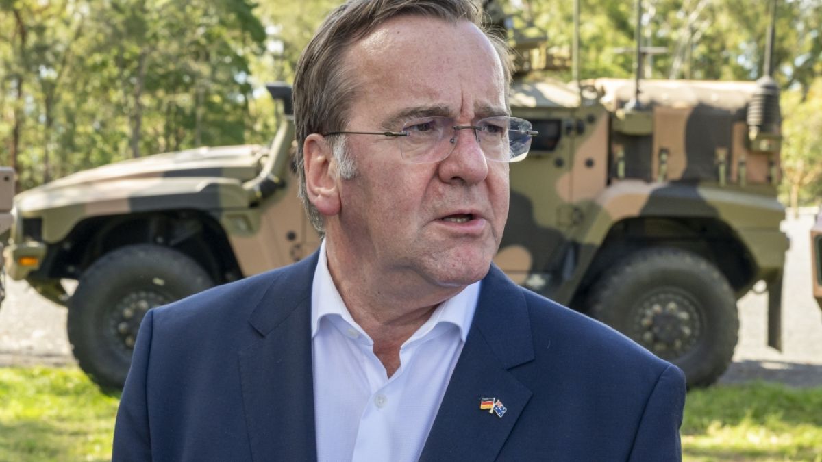 Bundesverteidigungsminister Boris Pistorius steht im Verdacht, mit der Au&szlig;erkraftsetzung der Abmeldepflicht f&uuml;r wehrpflichtige M&auml;nner rechtswidrig gehandelt zu haben. (Foto)