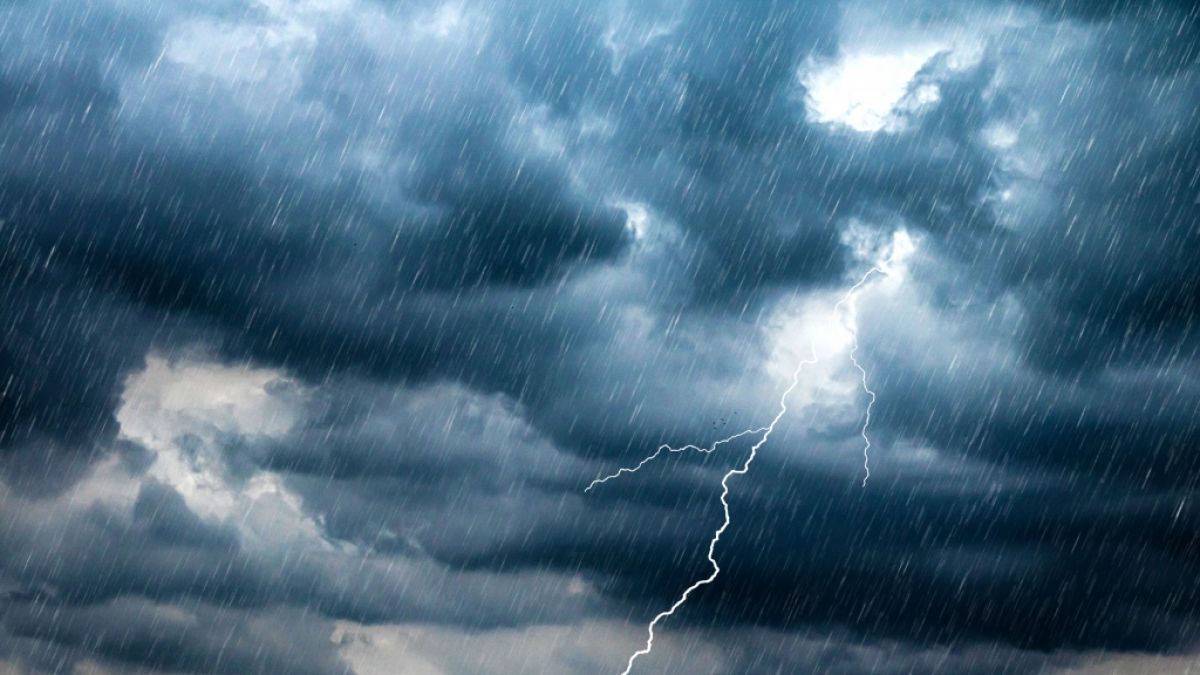Der meteorologische Sommer beginnt mit einem Wetter-Knall. (Foto)