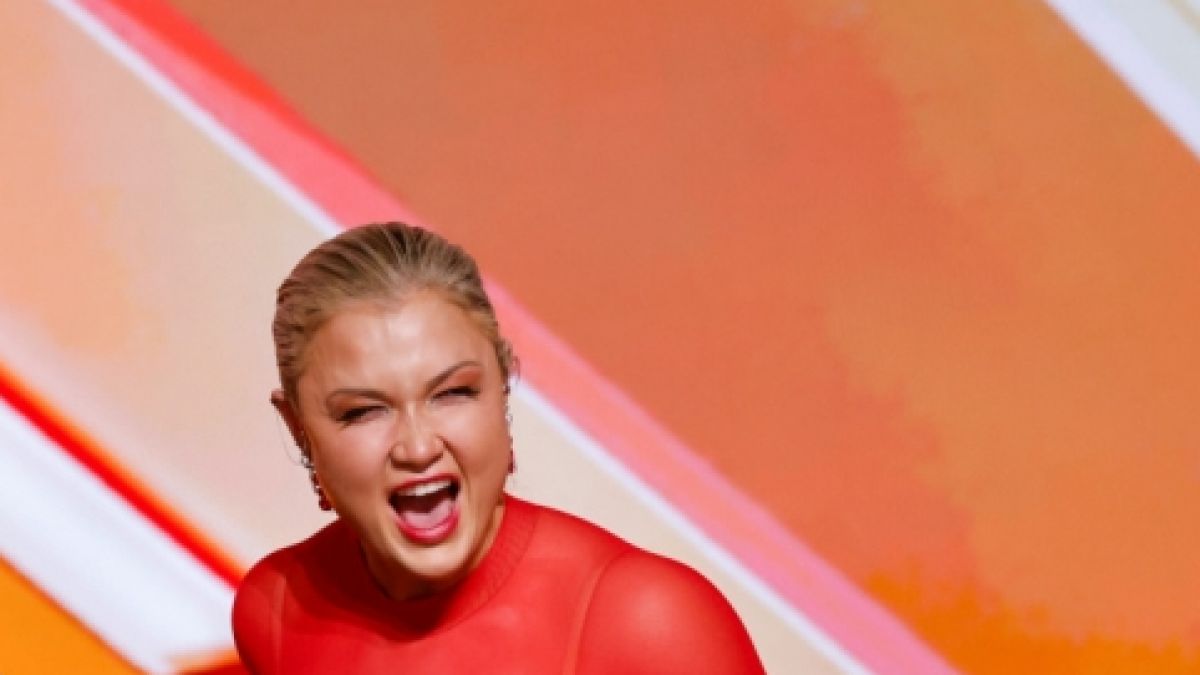 Fitness-Influencerin Sophia Thiel - hier bei "Let's Dance" vor zwei Jahren - hat sich optisch enorm ver&auml;ndert. Ihren Fans gef&auml;llt der positive Wandel. (Foto)