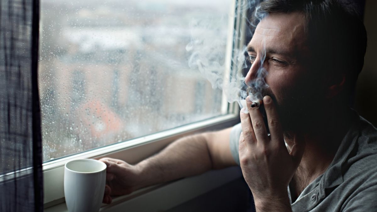 Direkt nach dem Aufstehen erstmal eine rauchen? Laut einer neuen Studie ist das keine gute Idee. (Foto)