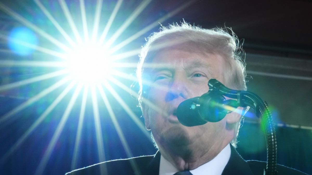 Donald Trump teilt nachts gegen seine Gegner aus. (Foto)