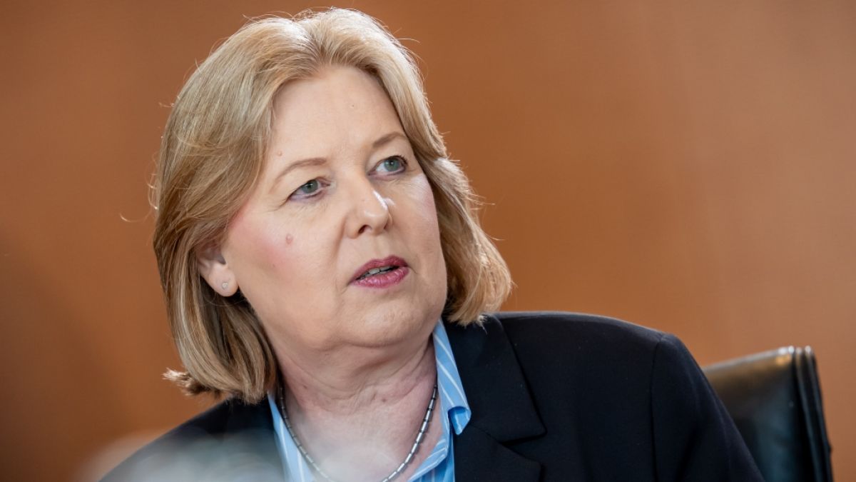 Bundesarbeitsministerin B&auml;rbel Bas (SPD) sprach sich j&uuml;ngst daf&uuml;r aus, Beamte in die gesetzliche Rentenversicherung aufzunehmen. (Foto)