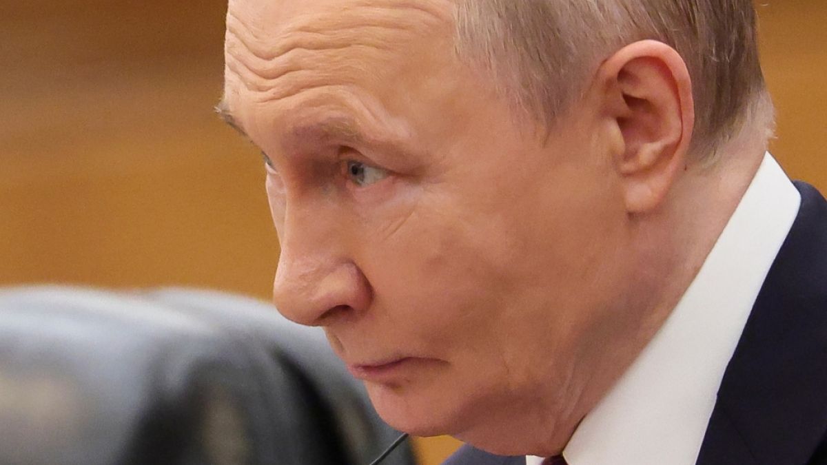 Wladimir Putin soll erneut einen R&uuml;ckschlag im Ukraine-Krieg erlitten haben: In der russischen Stadt Armawir wurde ein &Ouml;ldepot getroffen. (Foto)