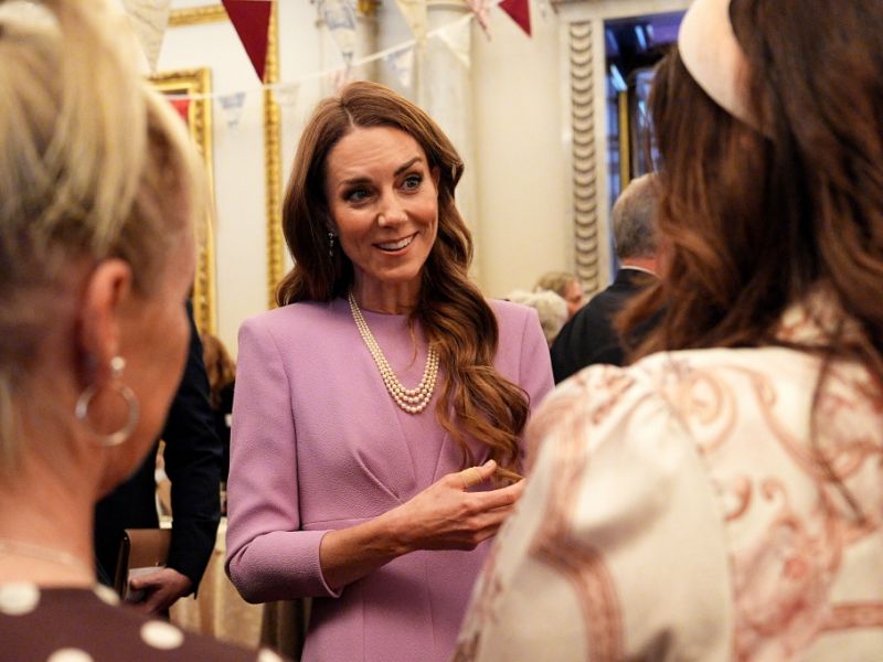 Neben König Charles III. und Königin Camilla: Prinzessin Kate stiehlt Royals und Promis die Show mit "herzigem" Auftritt