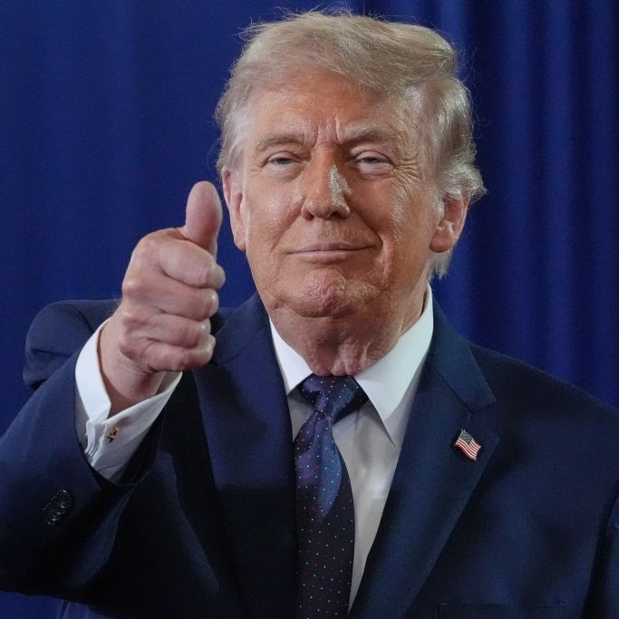 Donald Trump inszenierte sich als Agent 007.