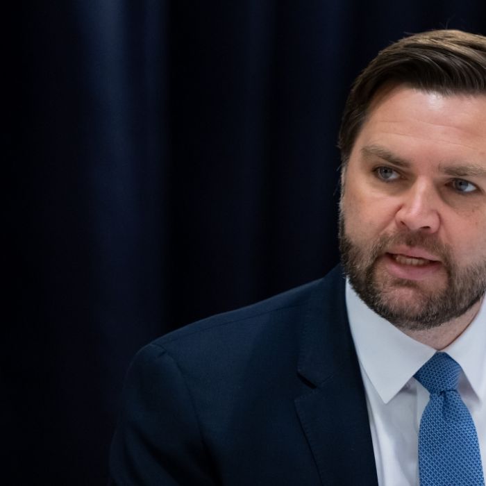 J.D. Vance befürwortet die Ernennung von Bill Pulte als neuen Geheimdienstkoordinator.