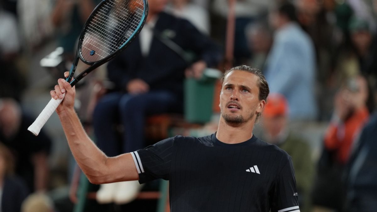 Tennis: Grand Slam/ATP-Tour - French Open, Einzel, M&auml;nner, Viertelfinale, Jodar (Spanien) - Zverev (Deutschland), Alexander Zverev jubelt nach seinem Sieg, am 02.06.2026. (Symbolbild) (Foto)