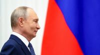 Wladimir Putin soll im Hintergrund die Strippen gezogen und Deutschland Kandidatur sabotiert haben.