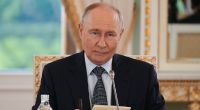 Wladimir Putin verschärft die Gesundheitsregeln beim Wirtschaftsforum in St. Petersburg.