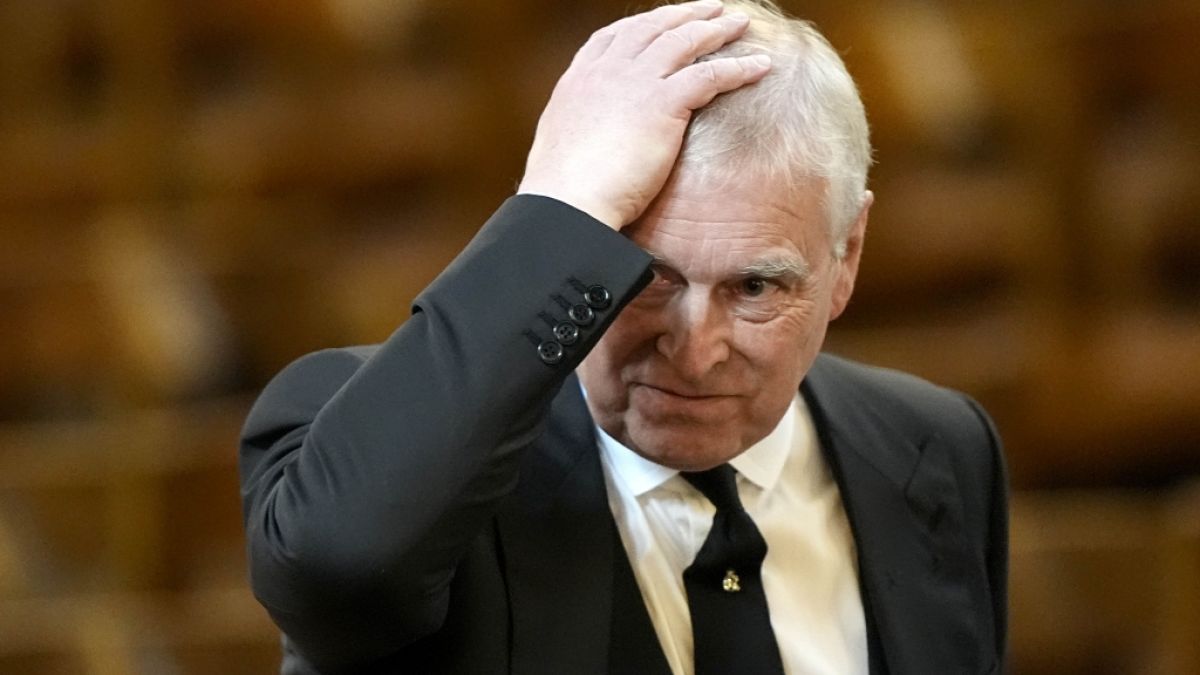 Andrew Mountbatten-Windsor kommt aus den Schlagzeilen nicht heraus - diesmal sorgen mysteri&ouml;se Flecken im Gesicht des Ex-Prinzen f&uuml;r Wirbel. (Foto)