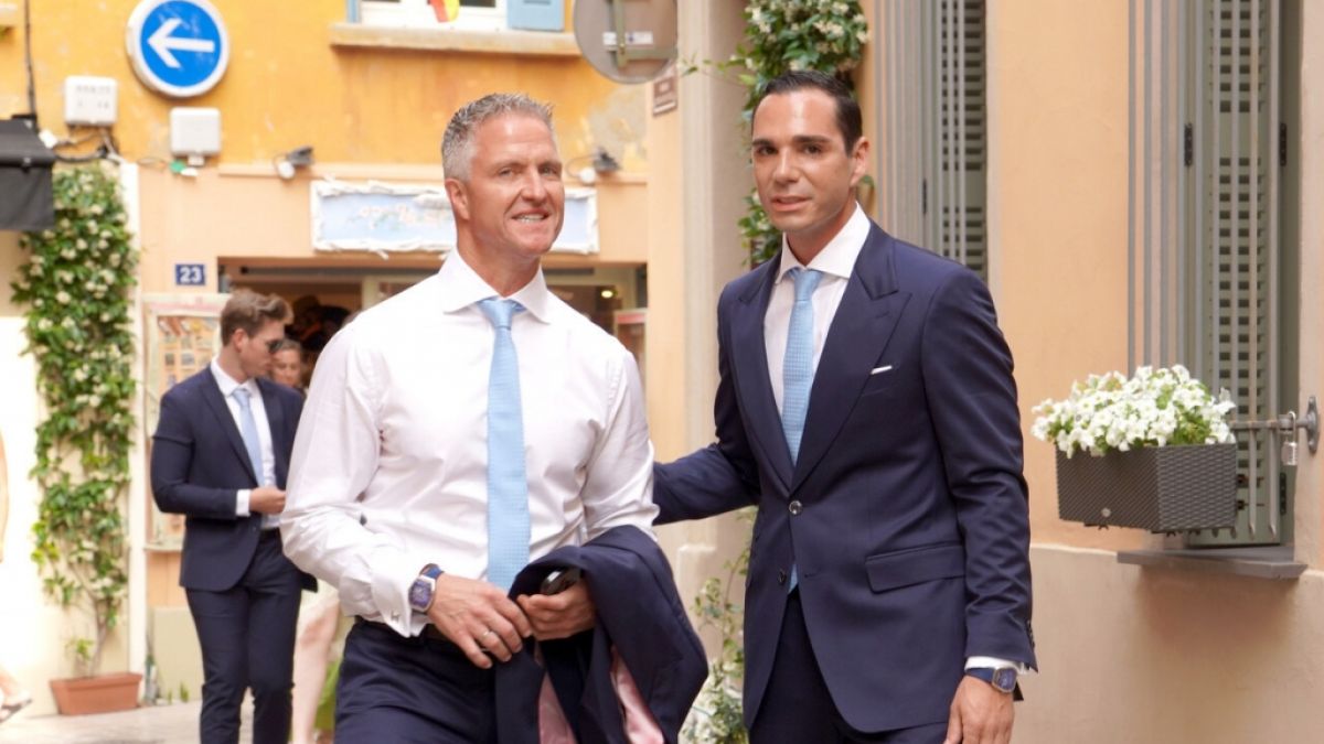 Ralf Schumacher und sein Partner&nbsp;&Eacute;tienne haben geheiratet. Die Doku zur Hochzeit l&auml;uft auf Sky und Wow. (Foto)