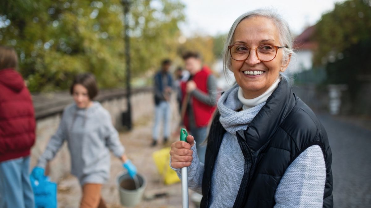 Helfen macht gl&uuml;cklich &ndash; in jedem Alter. (Foto)