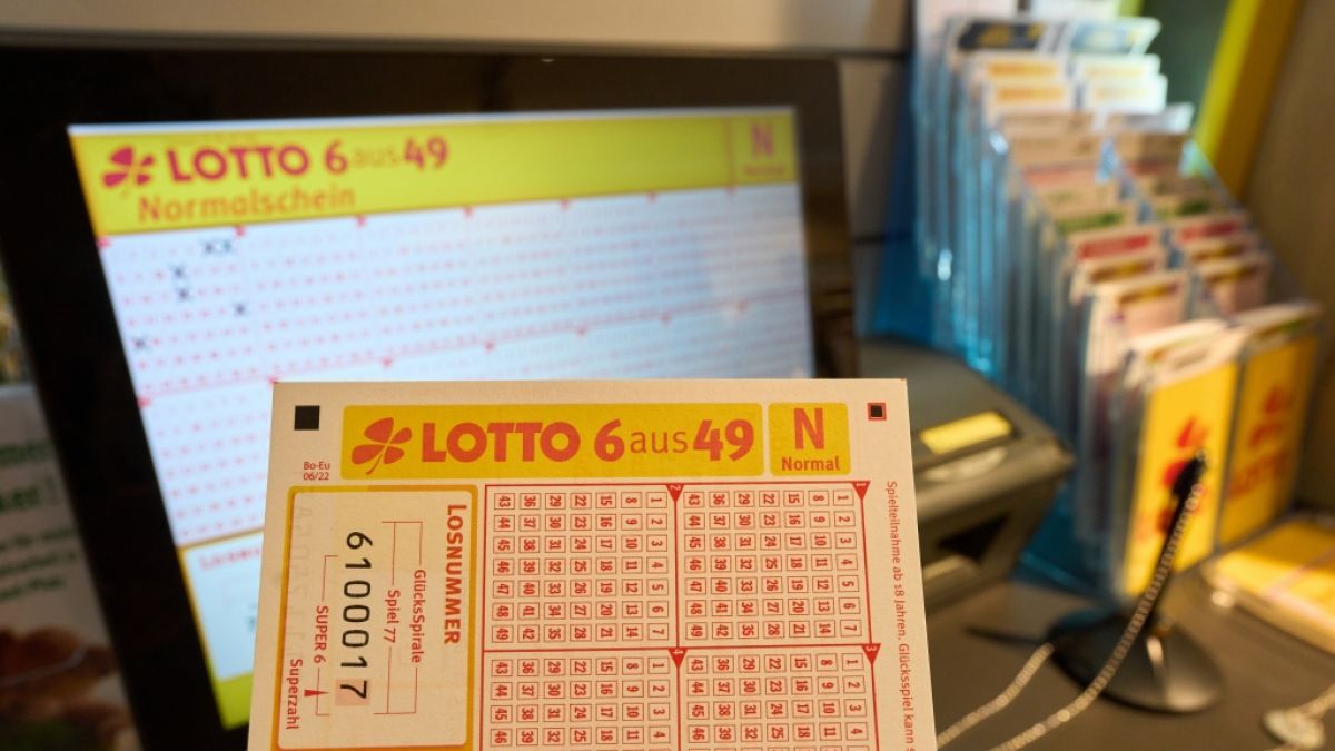 Bei Lotto am Samstag und Mittwoch hoffen Spieler jede Woche auf den Jackpotgewinn. (Foto)