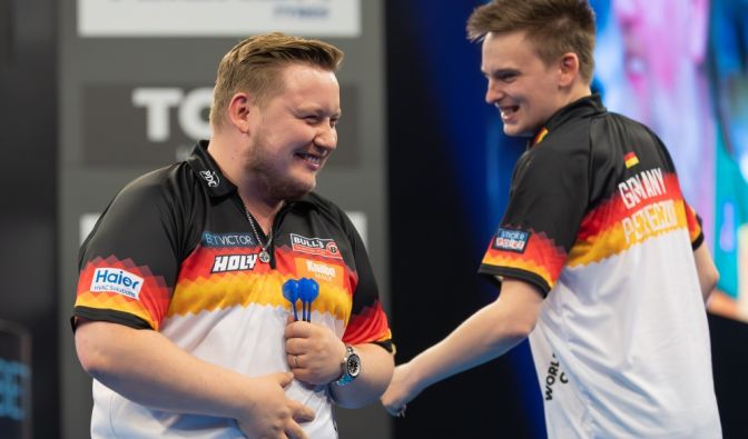 Alle Finaltag-Ergebnisse der Team-WM aus Frankfurt in Echtzeit World Cup of Darts 2026 heute in TV und Live-Stream