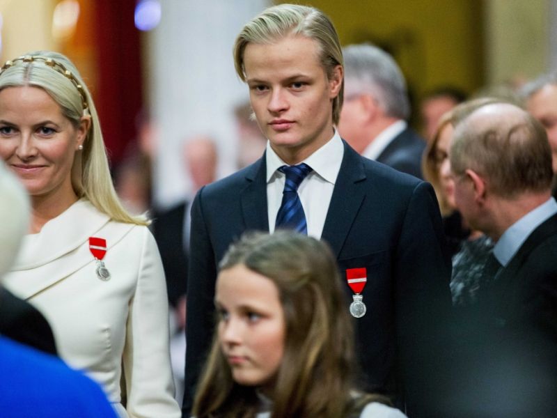 Mette-Marit: Bittere Polizei-Entscheidung - Sohn Marius wollte an ihrer Seite sein
