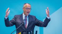 Bundeskanzler Friedrich Merz (CDU) spricht beim Landesparteitag der CDU Mecklenburg-Vorpommern zu den Delegierten.
