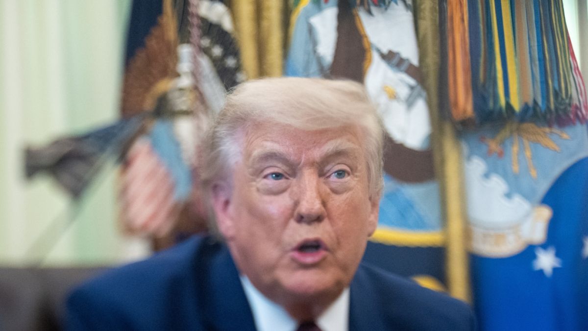 US-Pr&auml;sident Donald Trump spricht im Oval Office des Wei&szlig;en Hauses. (Foto)