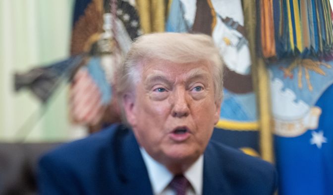 Schlaganfall vor laufender Kamera? Experte erkennt Hinweise in Trump-Video Donald Trump