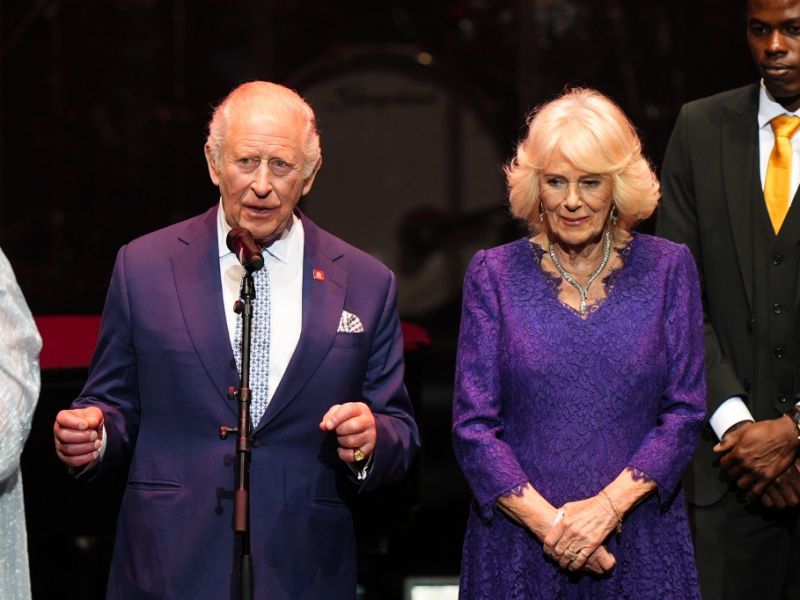 Königin Camilla früher: Um diese Veränderung für König Charles III. kam Camilla nicht herum