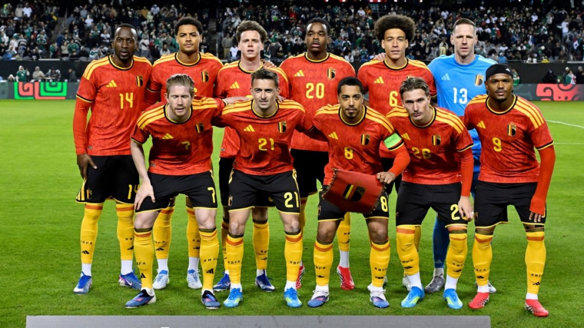 Fu&szlig;ball: Die Spieler von Belgien posieren f&uuml;r ein Mannschaftsfoto vor einem MexTour-Fu&szlig;ballspiel gegen Mexiko. Belgien nimmt an der Fu&szlig;ball-WM 2026 teil, am 01.04.2026. (Symbolbild) (Foto)
