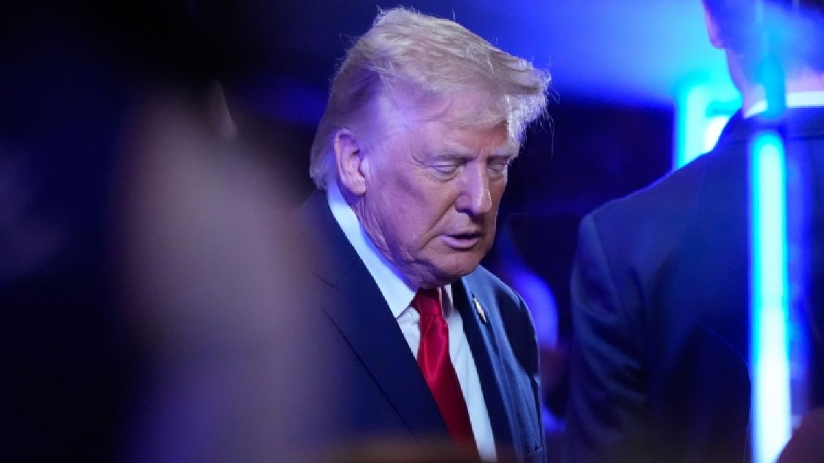 Donald Trump hatte wieder einmal Probleme, geradeaus zu laufen. (Foto)