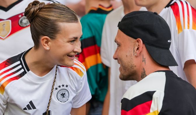 Diese Spielerfrauen unterstützen die DFB-Stars Fußball-WM 2026