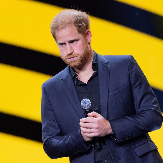 Schlechte Nachrichten für Prinz Harry: Enthüllungen eines Insiders zufolge ist der Herzog von Sussex beim Finale der Fußball-WM 2026 als Gast im Stadion nicht erwünscht.