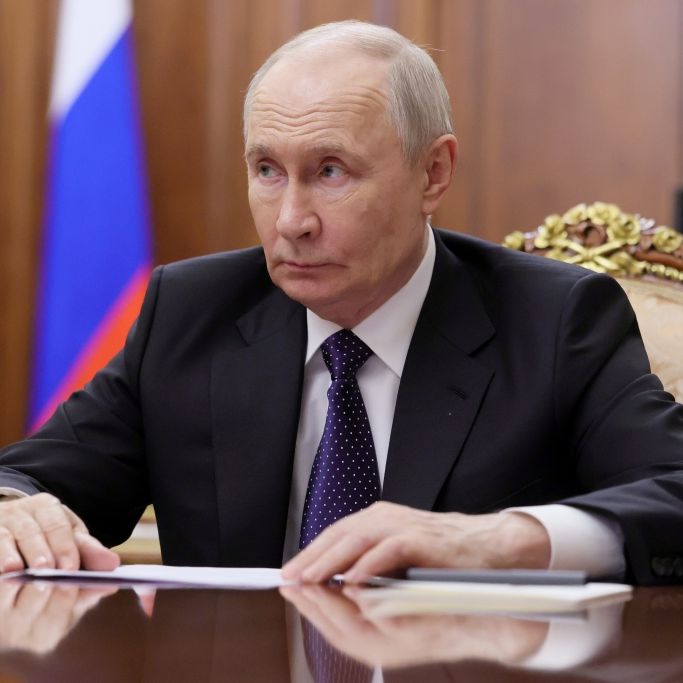 Nach einem nächtlichen Drohnenangriff auf die letzte intakte Krim-Brücke steht Wladimir Putin unter Druck.