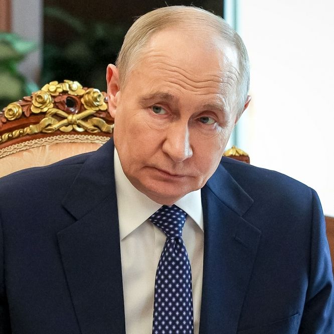 Nächster Rückschlag für Wladimir Putin: Feierlichkeiten zum russichen Nationalfeiertag wurden aus Furcht vor weiteren ukrainischen Attacken abgesagt.