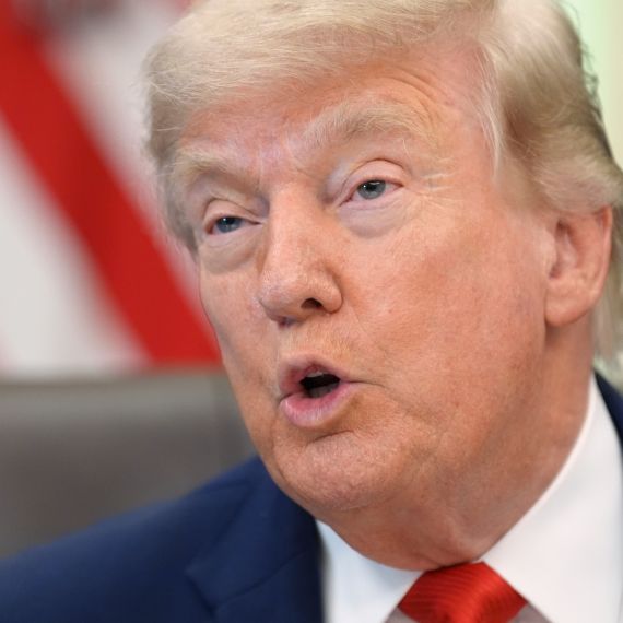 Ein Millionen-Dinner bringt Donald Trump neue Schlagzeilen ein.