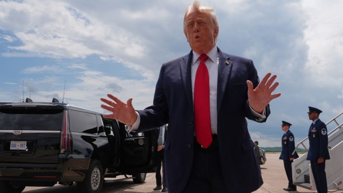 Donald Trump sieht sich mit einer pikanten Drohung konfrontiert. (Foto)