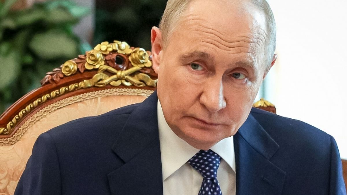 Ein Video zeigt den Angriff auf einen Tanker von Wladimir Putins Schattenflotte. (Foto)