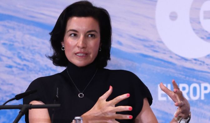 "Schönste Politikerin Deutschlands" - in diesem Kleid zieht sie alle Blicke auf sich Dorothee Bär