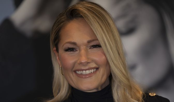 Fans entsetzt von ihrem Anblick - jetzt äußert sich ihr Fotograf Helene Fischer Cover