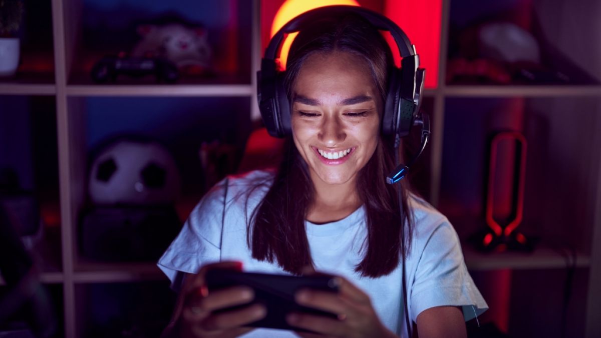 Immer mehr Menschen vertreiben sich die Freizeit mit Gaming oder Streaming. (Foto)