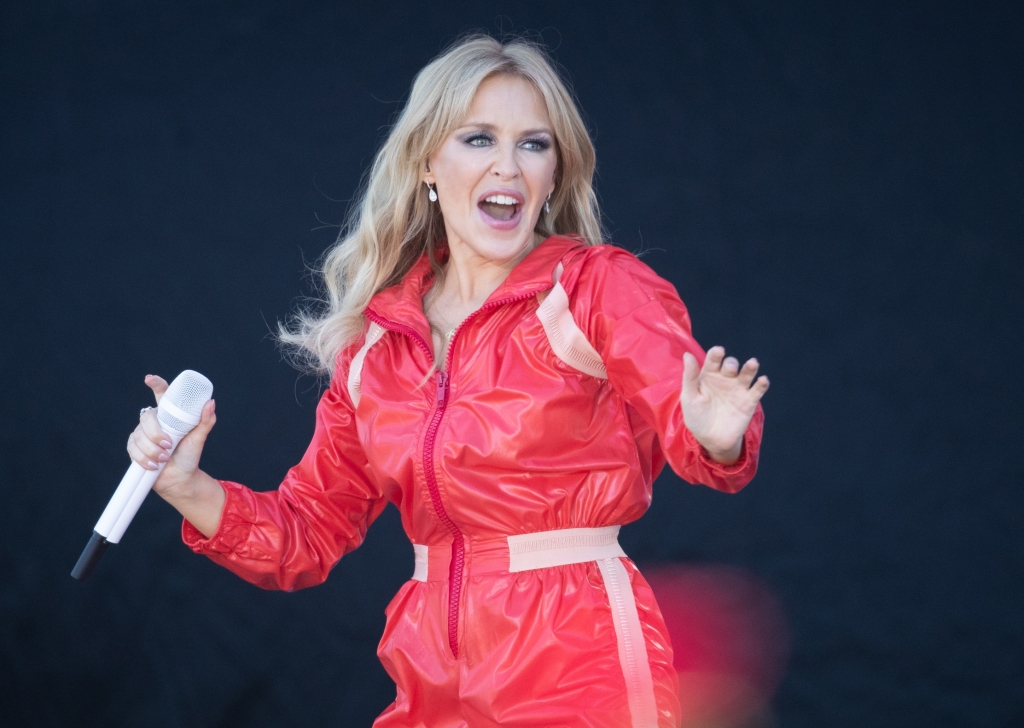 Kylie Minogue Disco Alarm Dieses Minikleid Ist Verboten Kurz News De