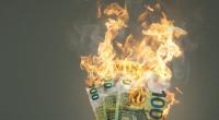Die Inflation verbrennt das Geld der Verbraucher.