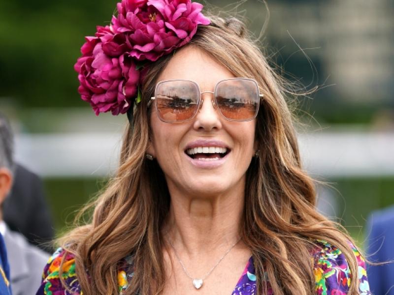 Liz Hurley und Billy Ray Cyrus: Funkel-Ring schürt Verlobungsgerüchte - Sohn Damien gratuliert schon