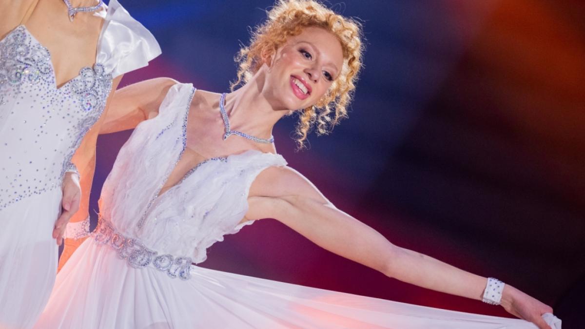 Anna Ermakova hat gut Lachen: Dan ihrer Wildcard kann die Tochter von Boris Becker in der ersten Live-Show von "Let's Dance" 2023 nicht rausgew&auml;hlt werden. (Foto)