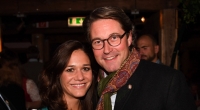 Bundesfinanzminister Andreas Scheuer mit Freundin Julia Reuss im Münchner Käferzelt.