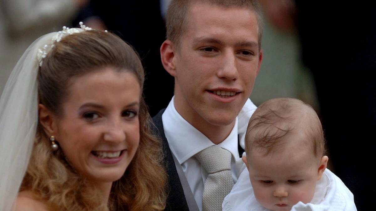 Prinzessin Tessy von Luxemburg, hier bei ihrer Hochzeit mit Prinz Louis, macht aktuell mit ihrem Gesundheitszustand Schlagzeilen. (Foto)