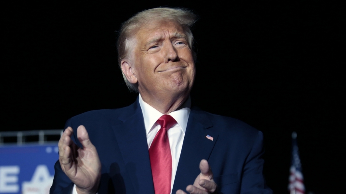 Donald Trump h&auml;tte einer aktuellen Umfrage zufolge das Nachsehen gegen US-Pr&auml;sident Joe Biden. (Foto)