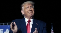 Donald Trump hätte einer aktuellen Umfrage zufolge das Nachsehen gegen US-Präsident Joe Biden.